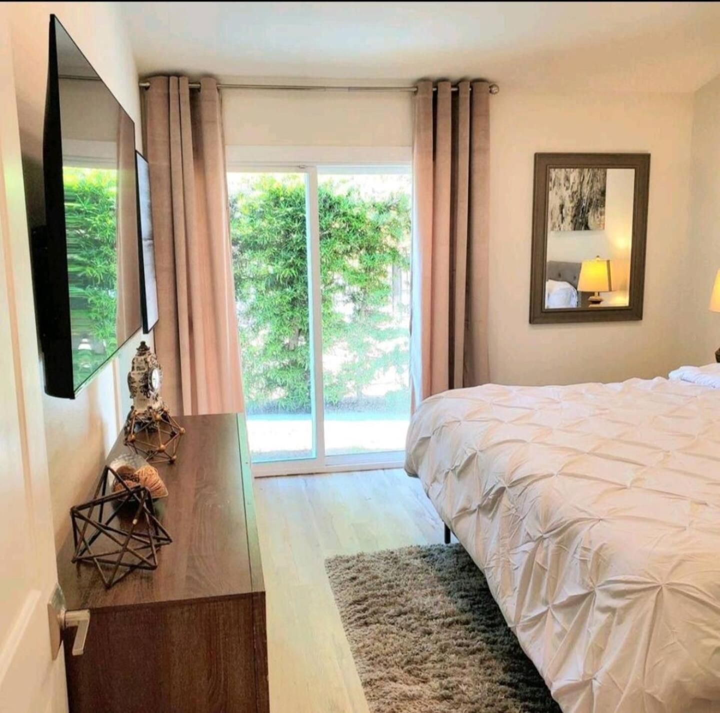 Вілла Spacious 4Bed 2Bath, Gated Pool, Wi-Fi, Garage Лос-Анджелес Екстер'єр фото